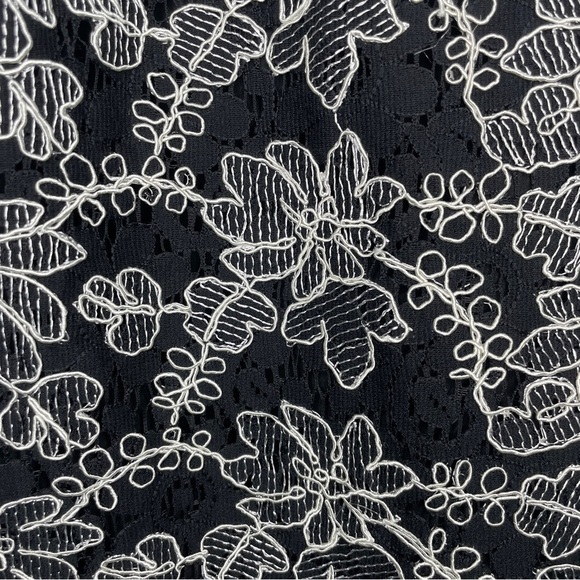 Ann Taylor Contrast Floral Lace Shift Dress Size 6 Flutter Sleeves - Picture 5 of 8